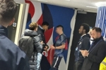 英格兰vs乌拉圭赛后，贝林厄姆与巴尔韦德在混合采访区聊天