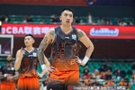 老将很拼！陶汉林8中6高效拿下12分7板1助1断 3前场板